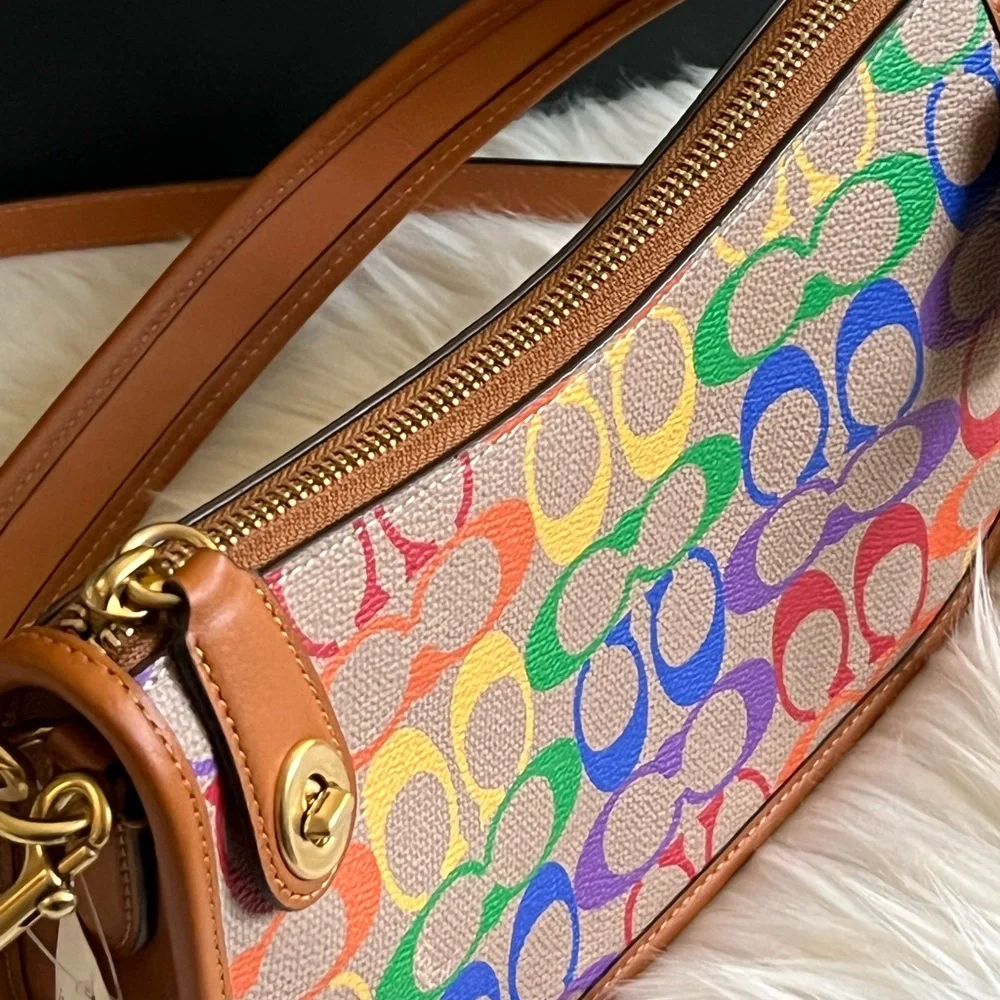 CA100 - Coach Swinger in Rainbow Signature Canvas - Picture 6 of 12